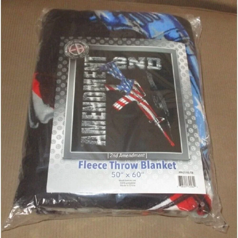 New Plush 2nd Amendment Fleece Throw Gift Blanket Right to Bear Arms Guns USA US